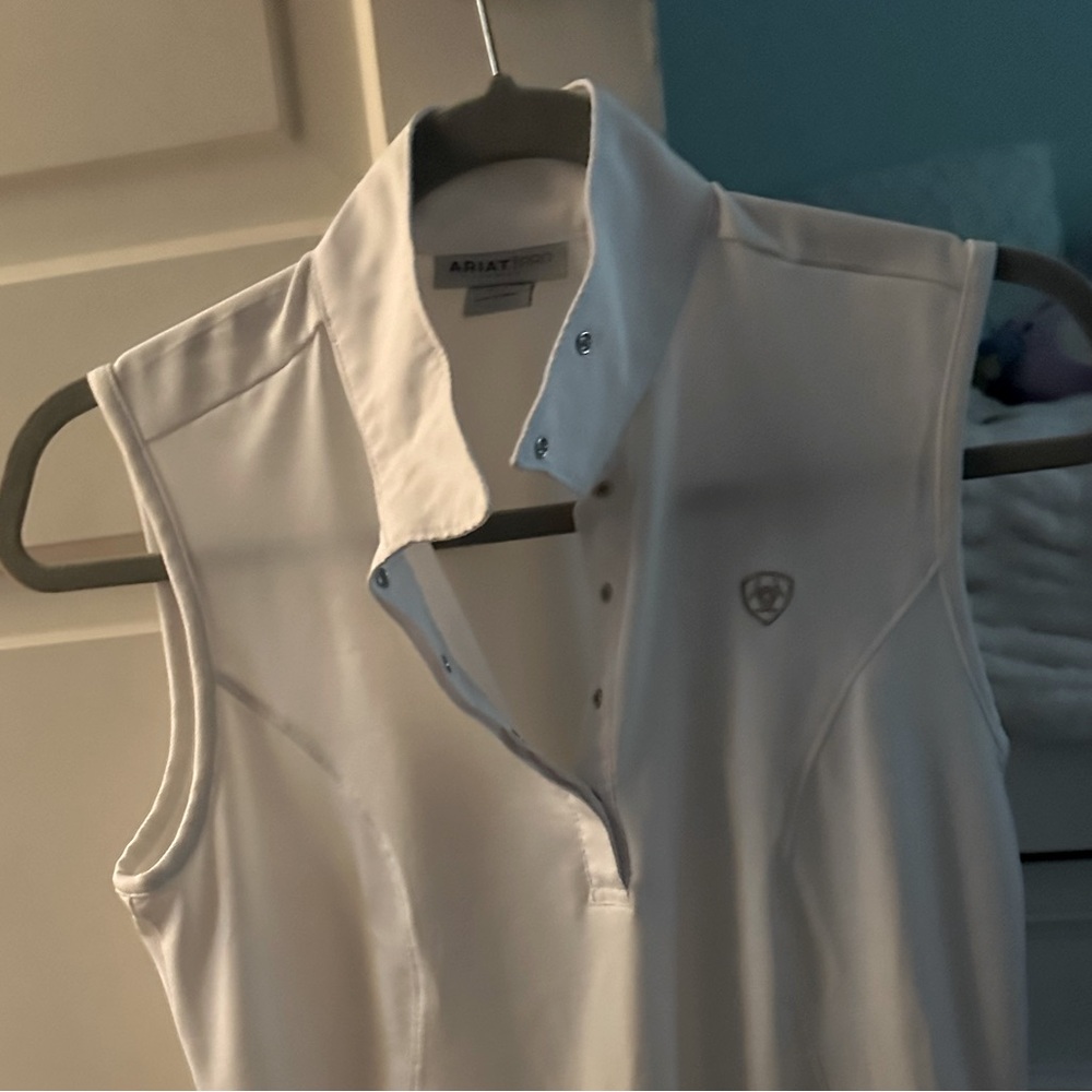New W/o tags Ariat pro series white sleeveless show shirt